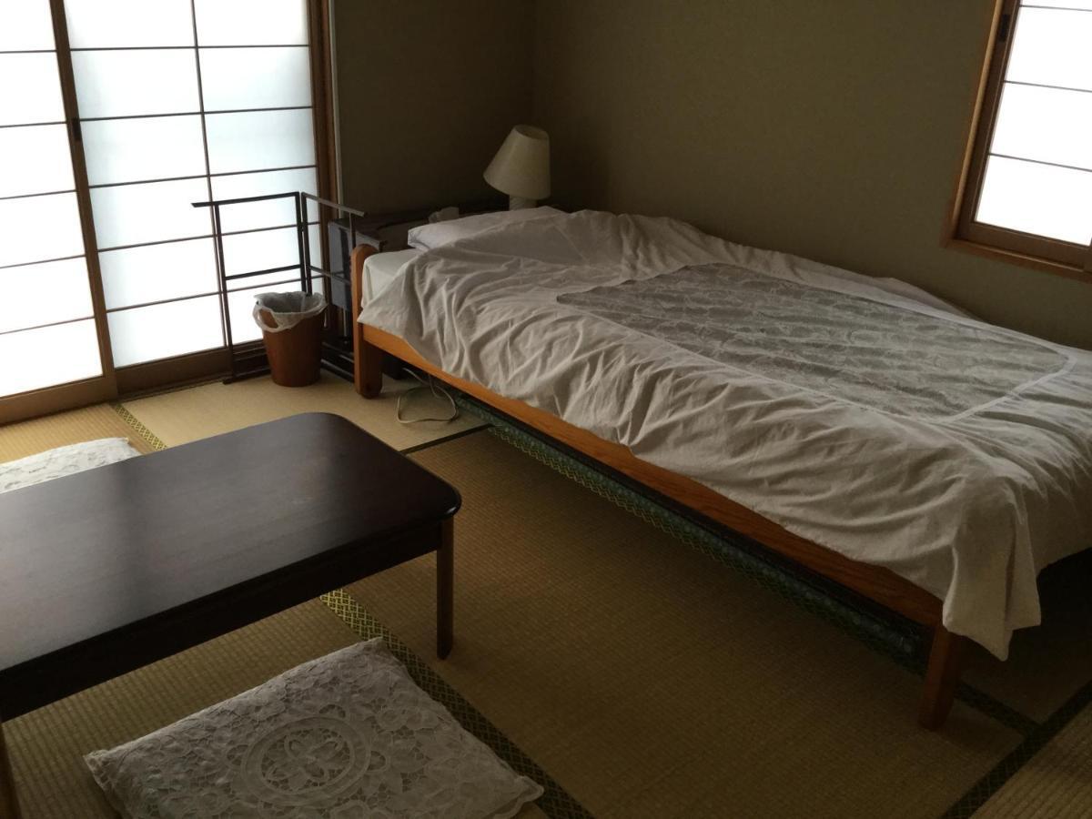 Guesthouse Cosmo Tokushima Exterior foto